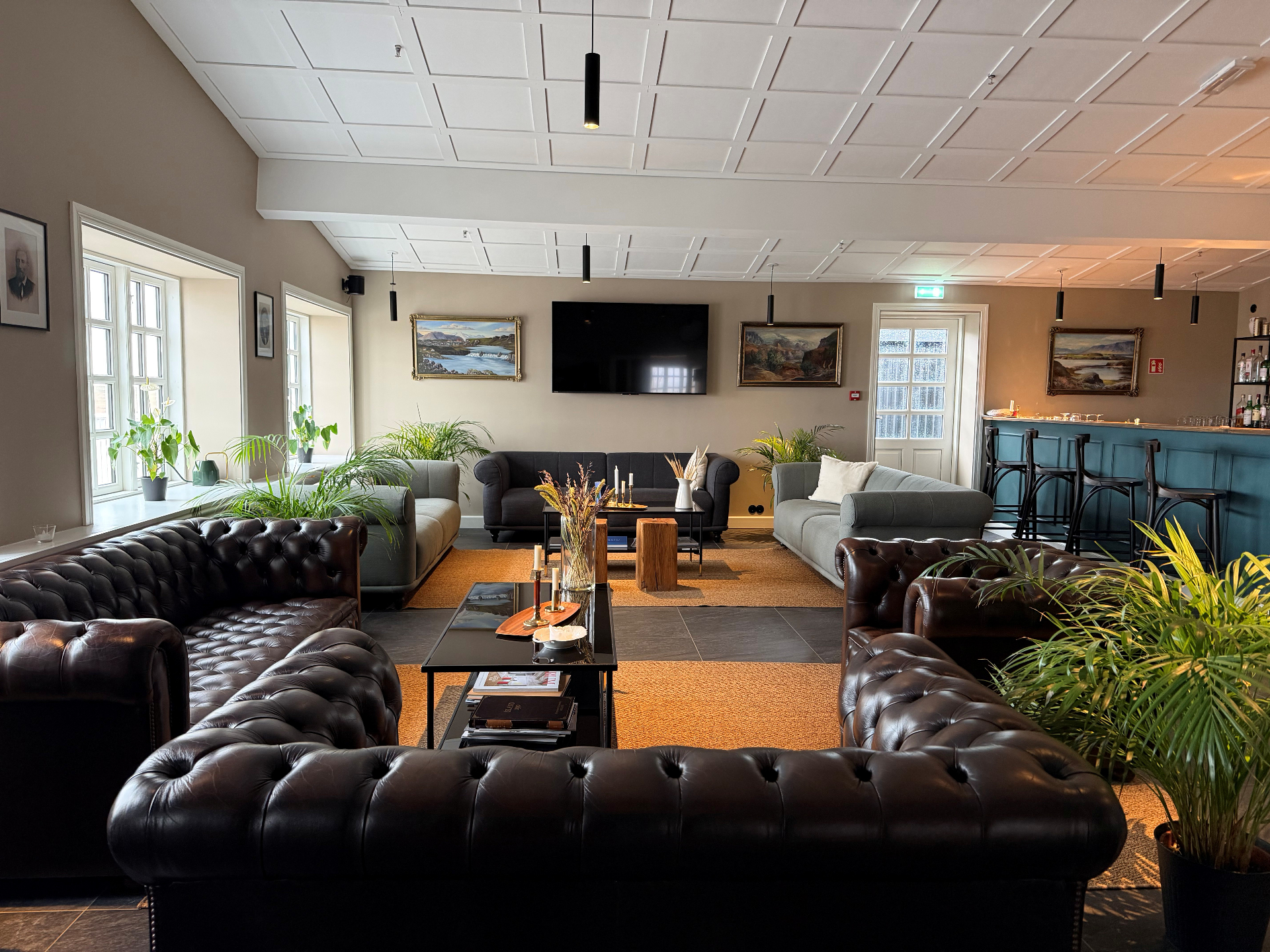 Lounge interior